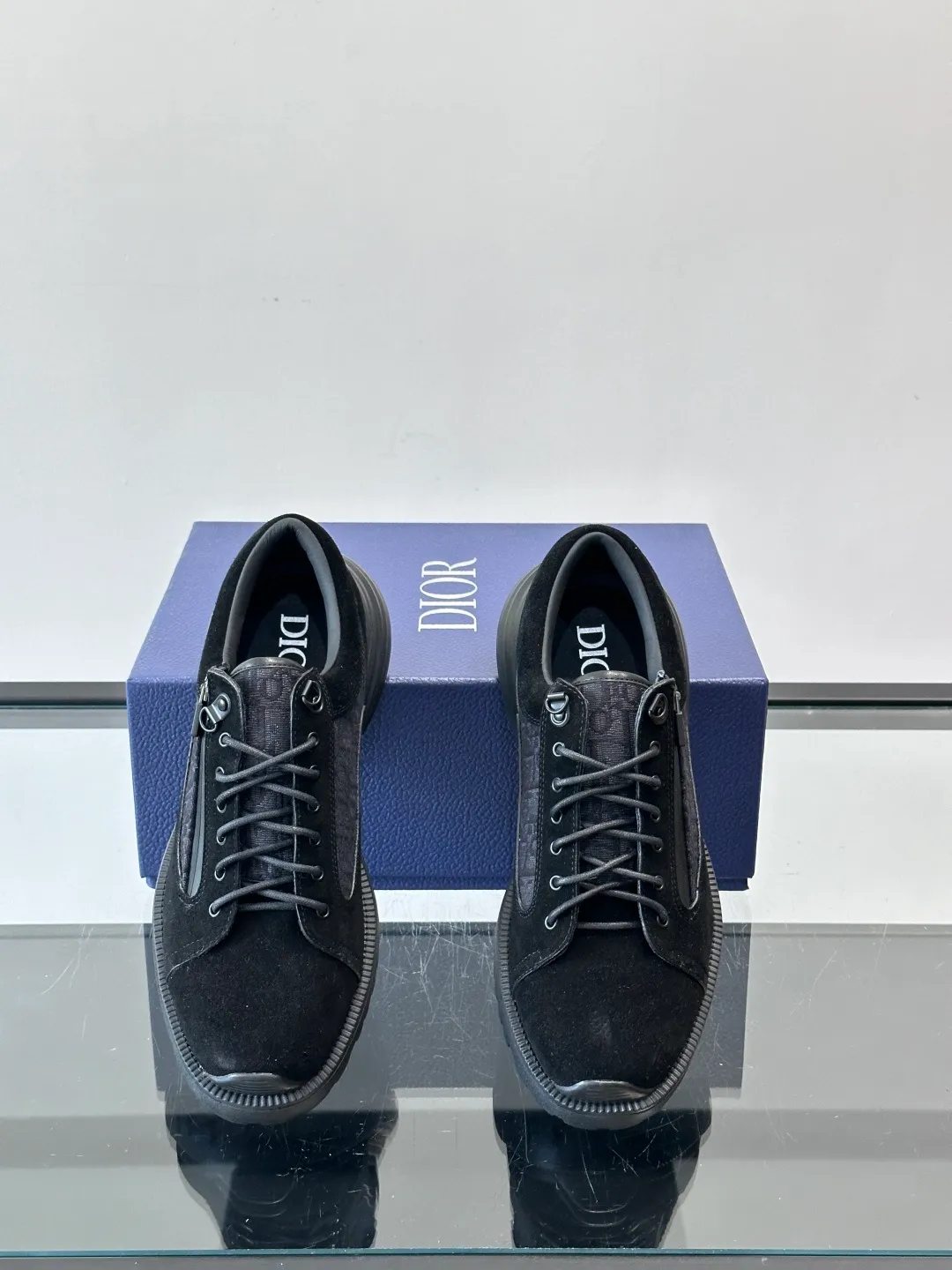 Men's shoes 💰p560 "Dio＊" Combat Derby Shoes Dior Combat Derby Shoes, black calfskin + Dior Oblique embroidery, highly recognizable. Shoelaces + technical zippers make it easy to put on and take off. The EVA hybrid soles are light and comfortable, with a sense of sportiness and fashion. They are great for daily wear or sports. They are the perfect combination of high fashion and functionality. size: 39-44 (38.45 customized)